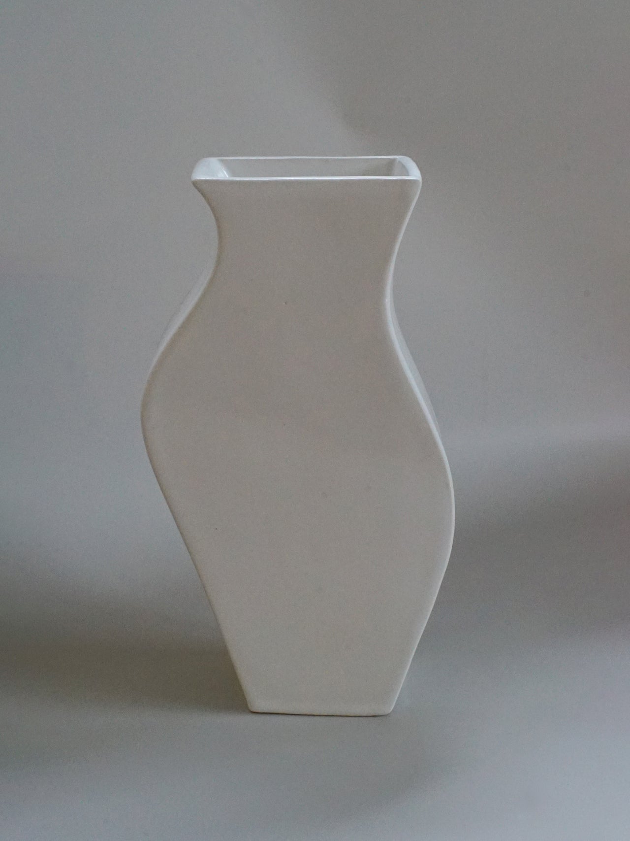 AYA COURVOISIER 【FORME WHITE】
